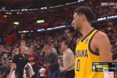 次輪遭淘汰！米切爾此前：我想復(fù)制詹姆斯的成就，為騎士帶來(lái)冠軍