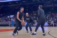 沒有你的季后賽有點無聊?。〔伎舜饲暗耐痘@訓(xùn)練！完美投籃姿勢！