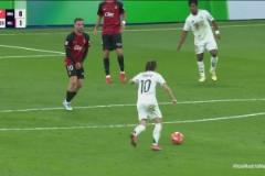 莫德里奇外圍遠射勢大力沉！馬洛卡門將飛身單掌撲出！