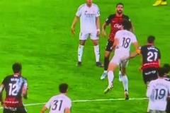 維尼修斯死敵馬菲奧剛慶祝平局，下一秒被皇馬絕殺