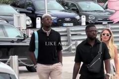 博格巴帶著女友在摩納哥四處閑逛，這是下家還沒找好啊~