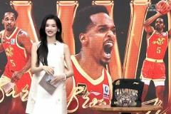 笑死女主播金佳悅剛說(shuō)更衣室還有直播 結(jié)果前方說(shuō)切回演播室